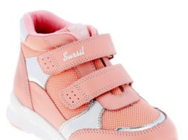 Детские кроссовки — самая удобная обувь для детей