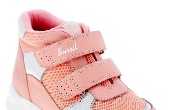 Детские кроссовки — самая удобная обувь для детей