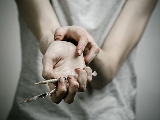 Как безболезненно снять наркотическую ломку?