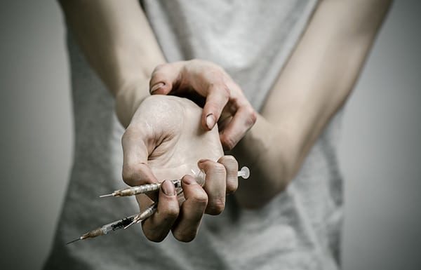 Как безболезненно снять наркотическую ломку?