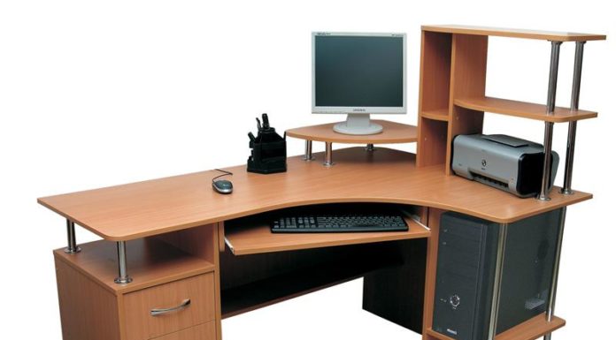 Компьютерный стол: некоторые нюансы выбора