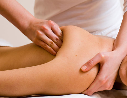 Остеопатия – лечение пациента руками врача