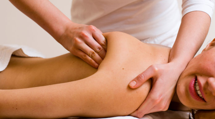 Остеопатия – лечение пациента руками врача