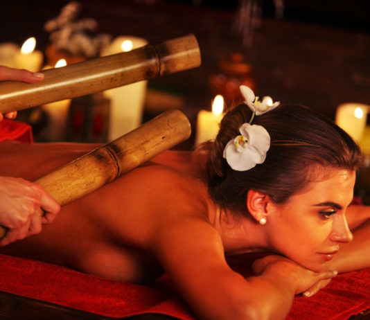 Самурайский массаж: массаж всего тела при помощи специальных бамбуковых веников