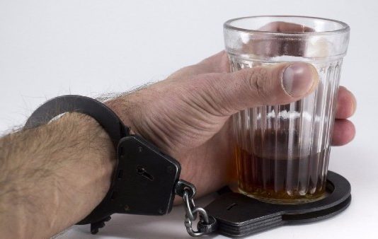 Как выйти из запоя самостоятельно в домашних условиях?