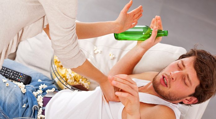 Как вывести человека из запоя в домашних условиях?