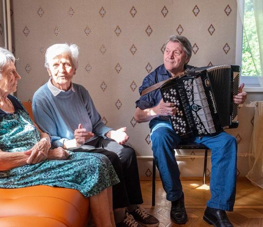 Как попасть в дом престарелых?