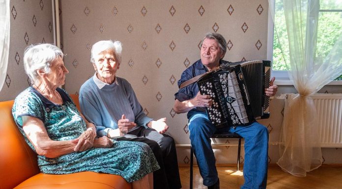 Как попасть в дом престарелых?