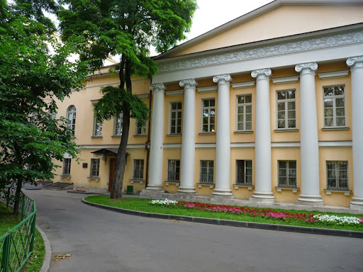 Какие услуги предоставляет Филатовская клиника?