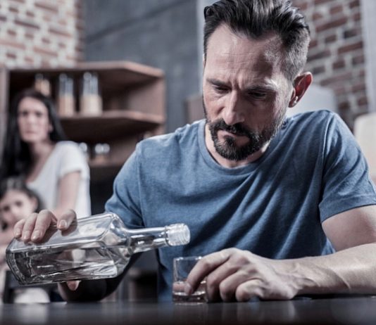 Вывод из запоя и лечение от алкоголизма