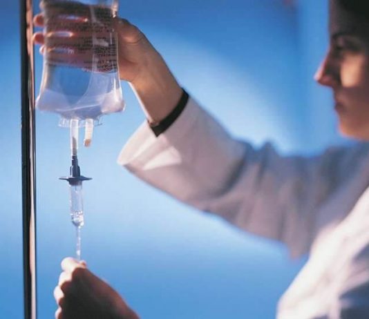 Капельница от алкоголизма: как помогает?