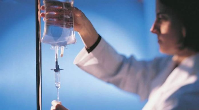 Капельница от алкоголизма: как помогает?