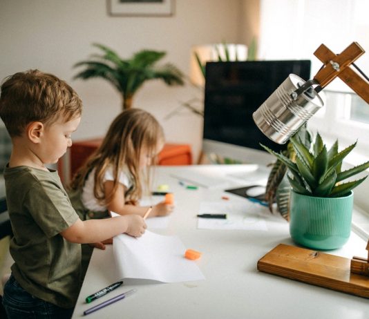 Что рисуют дети, и когда нужен детский психолог