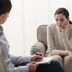 В каком случае нужно обращаться к психотерапевту?