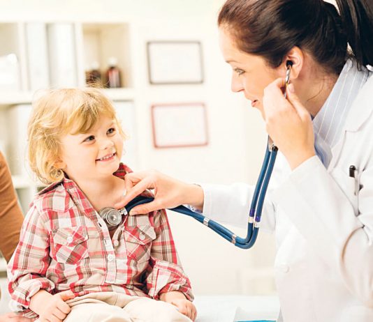 Когда нужно идти на приём к педиатру и чем он может помочь