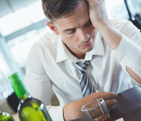 Вывод из запоя на дому или в стационаре: как поступить правильно