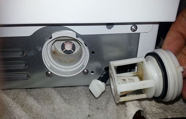 Чистка фильтра и замена сливного насоса стиральной машины