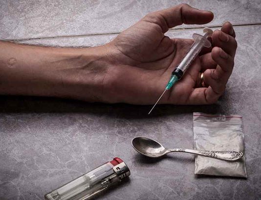 Как помочь человеку избавиться от наркотической зависимости?