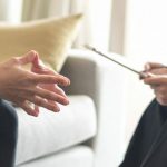 Чем занимается психиатр и когда нужно идти к нему на приём