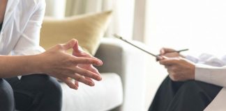 Чем занимается психиатр и когда нужно идти к нему на приём