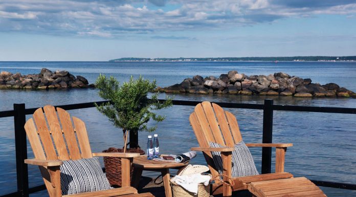 Пляжная мебель: что собой представляет и её разновидности