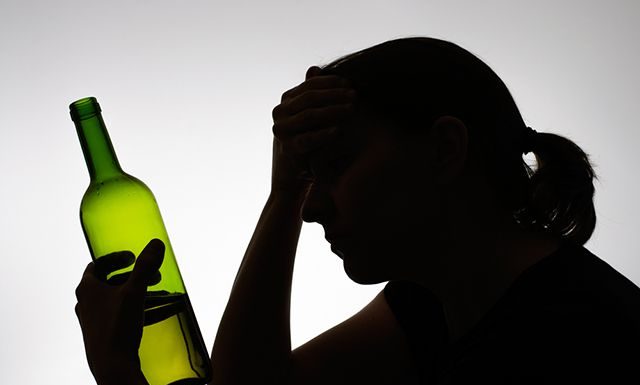 Как можно вылечить человека от алкоголизма?