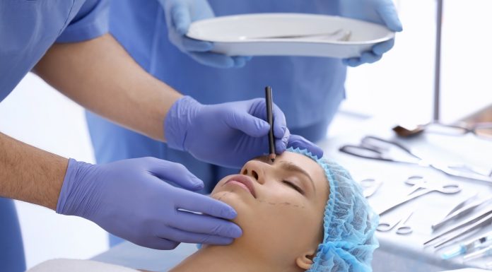 Как выбрать хорошего доктора пластической хирургии