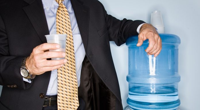 Как осуществляется доставка воды в офис