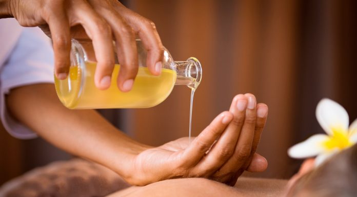 Какое масло используют при массаже?