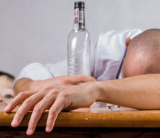 Как избавить человека от алкогольной зависимости?