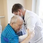 Когда можно начинать реабилитацию после инсульта?