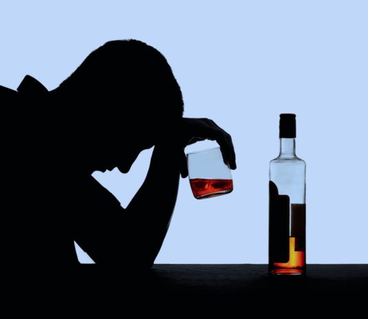Почему так важно распознать признаки и симптомы алкоголизма?