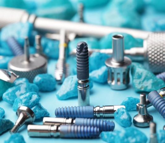 Какие материалы используют в работе стоматолог?