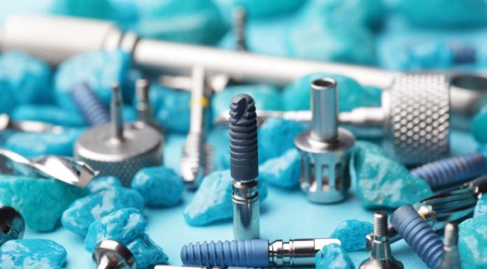 Какие материалы используют в работе стоматолог?