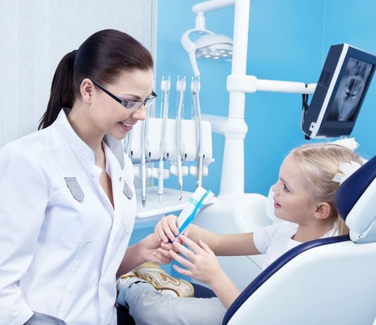 Чем отличается детский зубной врач от детского стоматолога
