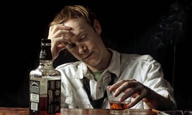 В чем разница между пьяницей и алкоголиком