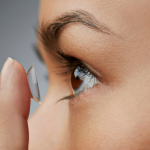 Какие проблемы решают контактные линзы