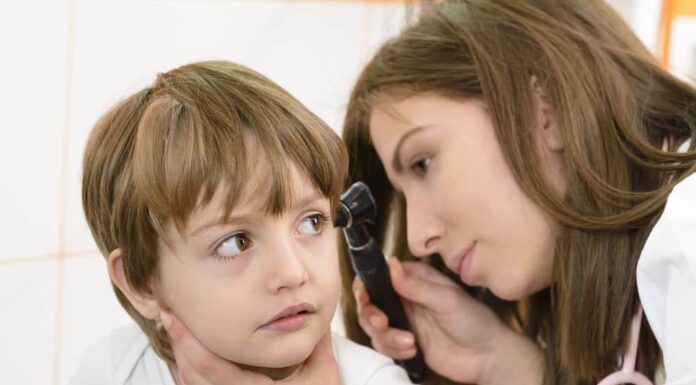 В каких случаях лучше вызывать лора на дом