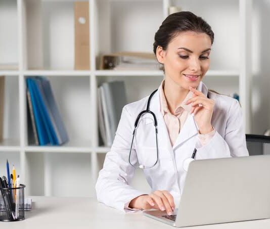 Стоит ли проходить курсы для врачей дистанционно?