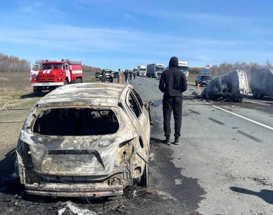 Четыре человека погибли в ДТП с участием фуры в Саратовской области