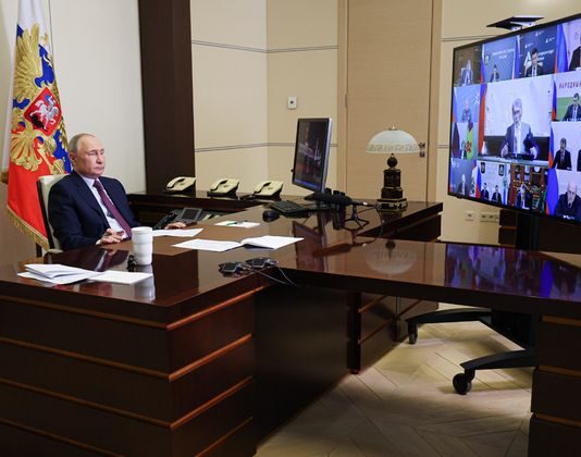 Путин пообщался на немецком с переехавшим в Россию гражданином Германии