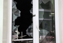 В Волгограде осматривают дома, поврежденные в результате атаки БПЛА ВСУ