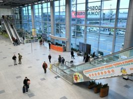 Столичный аэропорт Домодедово начал обслуживание рейсов