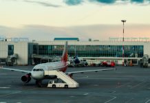 Росавиация: аэропорт Пулково принимает рейсы по согласованию