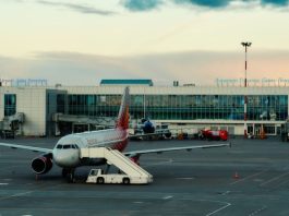 Росавиация: аэропорт Пулково принимает рейсы по согласованию