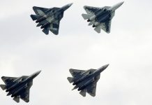 Начались летные испытания прототипа двухместного истребителя Су-57