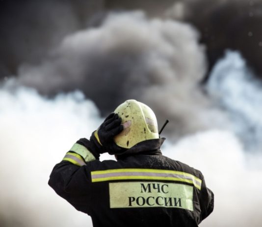 В Абинске из-за падения обломков БПЛА произошел пожар на предприятии