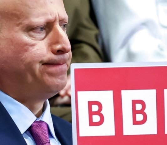 Стив Розенберг пообещал рассказать о трагедии в Енакиеве после вопроса Захаровой