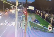 Три человека пострадали после наезда иномарки на остановку в Нижнем Новгороде