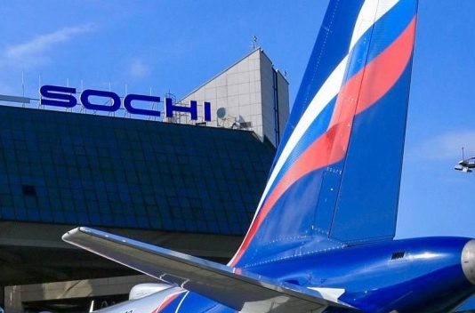 Аэропорт Сочи не принимает и не отправляет самолеты